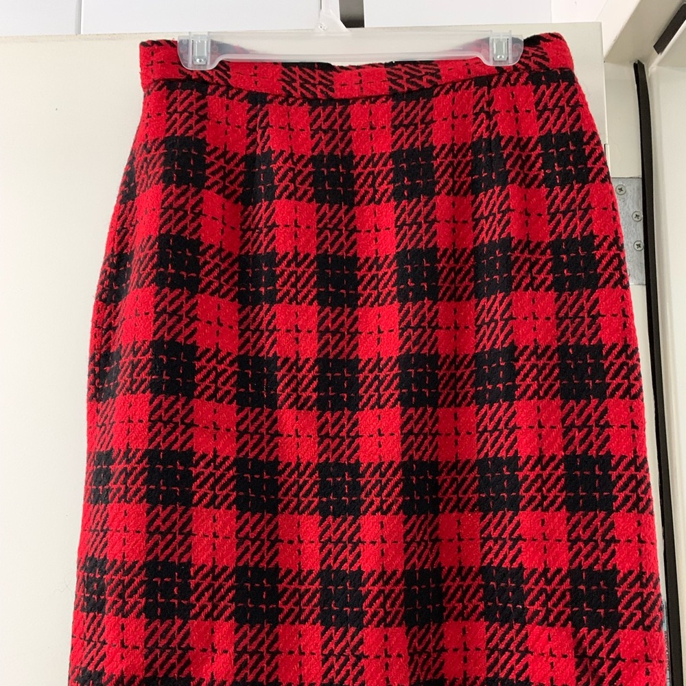 Red and black tartan plaid wool skirt